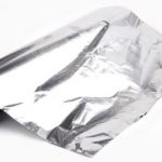 3. Lifehack Bersihkan Alat Dapur dengan Aluminium Foil