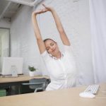 Jurus Jitu Anti Gemuk Meski Seharian Penuh Duduk di Kantor-e