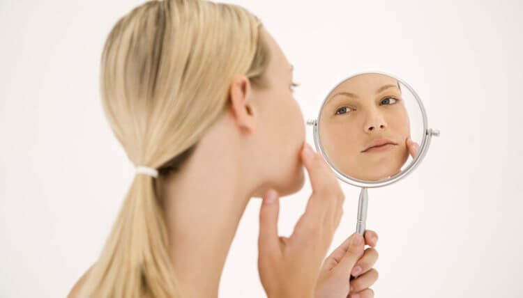 bahaya produk makeup palsu mengandung racun