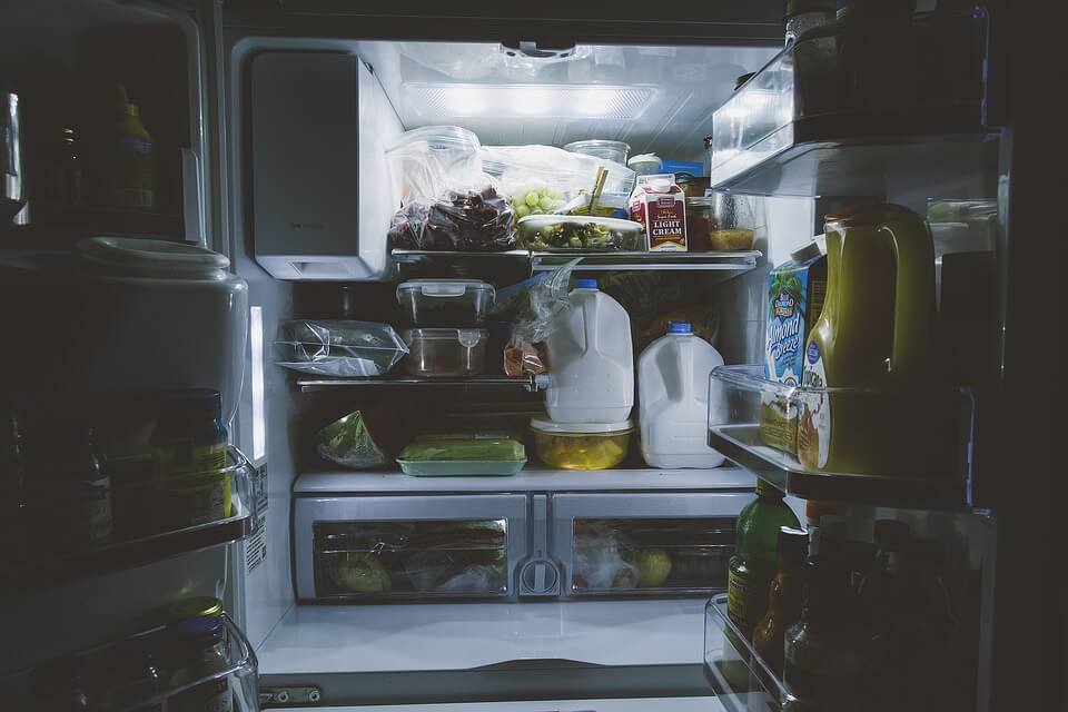 10 Makanan yang Sebaiknya Tidak Disimpan di Dalam Kulkas