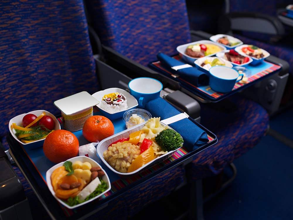 Travel Hack: Tips Agar Makanan Terasa Lezat di Pesawat