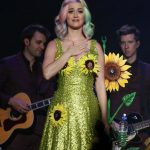Gara-gara Gaun Bunga Matahari, Katy Perry Di-blacklist Pemerintah China