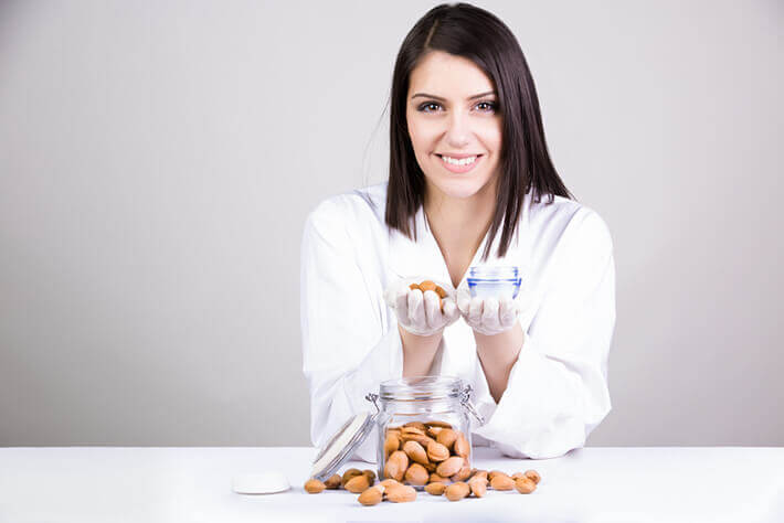 Manfaat ‘Ajaib’ Minyak Almond untuk Kulit