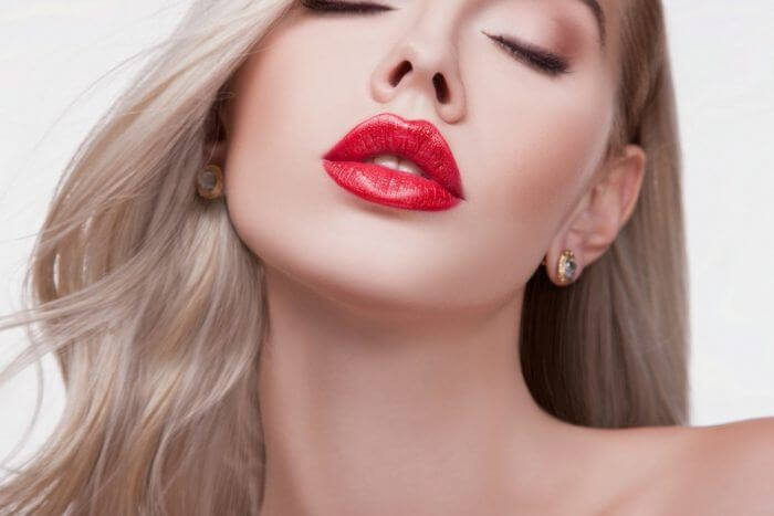 Beauty Hack: Bikin Bibir Tebal Secara Instan Tanpa Injeksi Apapun