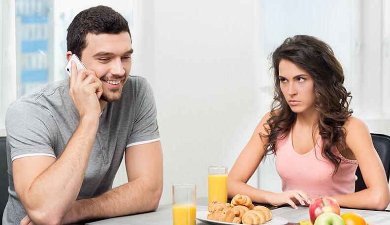 10 Cara Berhenti Bersikap Posesif terhadap Pasangan