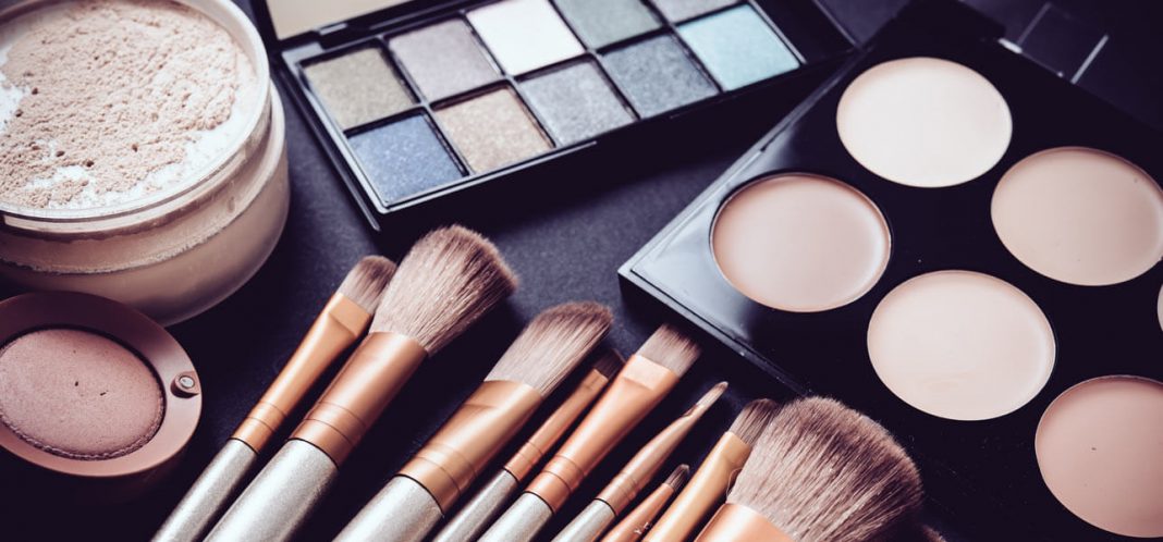 9 Alat Makeup Esensial bagi Pemula
