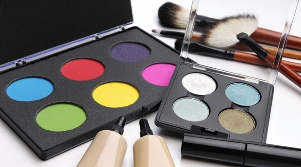 5 Cara Mendeteksi Makeup Palsu