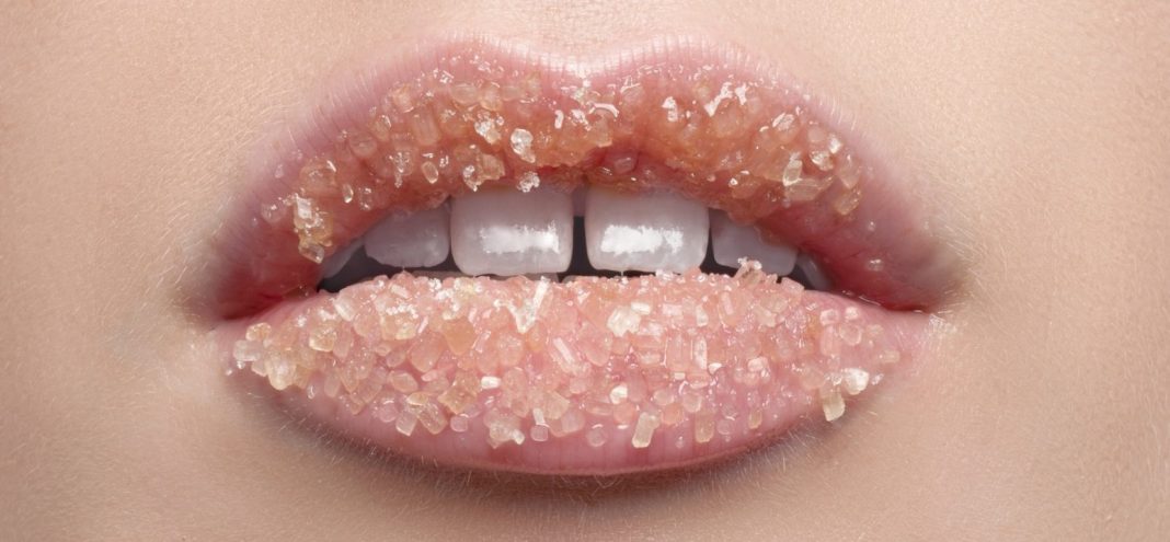 5 Resep DIY Lip Scrub untuk Bibir Lembut dan Sehat