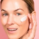 6 Sunscreen yang Tidak Menimbulkan Rasa Lengket di Kulit Wajah-cover