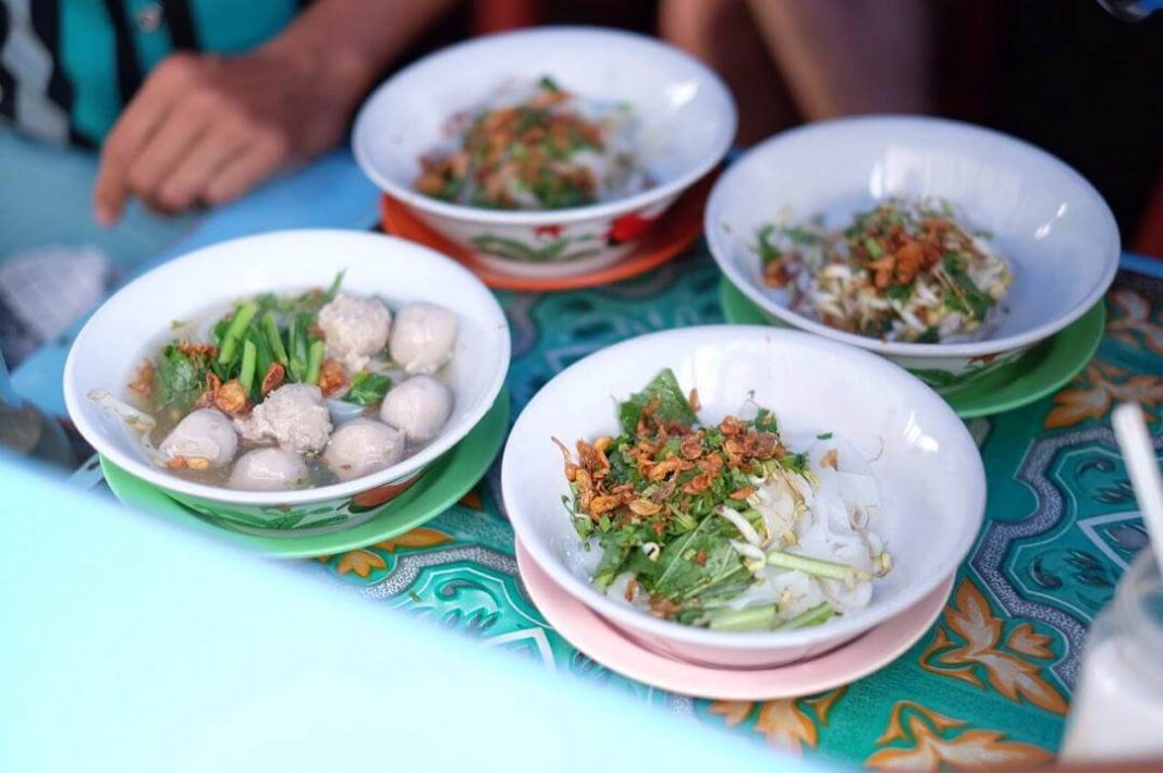 Bakso Kikil Pak Jaka, Bakso Gerobak Melegenda di Jalan Suryakencana Bogor