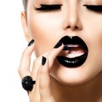 Tampil Beda dengan Lipstik Warna Hitam? Berikut 5 Produk yang Bisa Dipilih