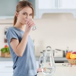 Terlalu Banyak Minum Air putih Juga Berbahaya Lho, Berikut Dampaknya-cover