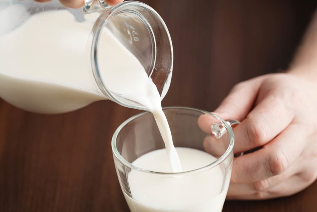 10 Hal yang Akan Terjadi pada Tubuhmu Saat Berhenti Mengonsumsi Susu