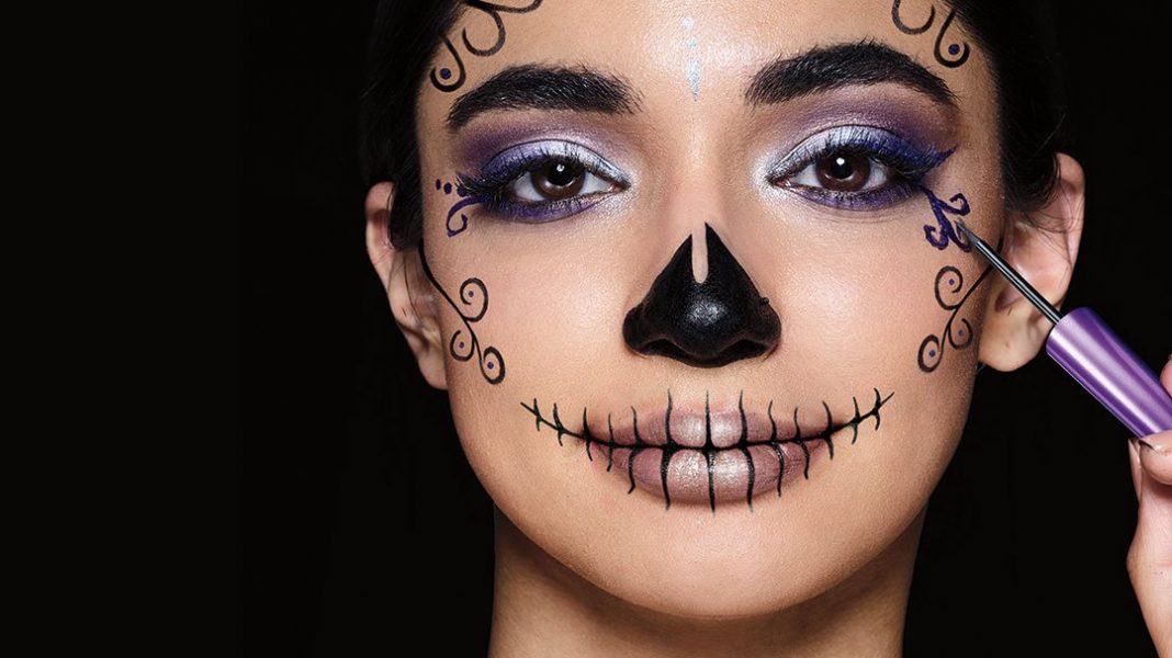 10 Rekomendasi Produk Pembersih Wajah dari Makeup Halloween