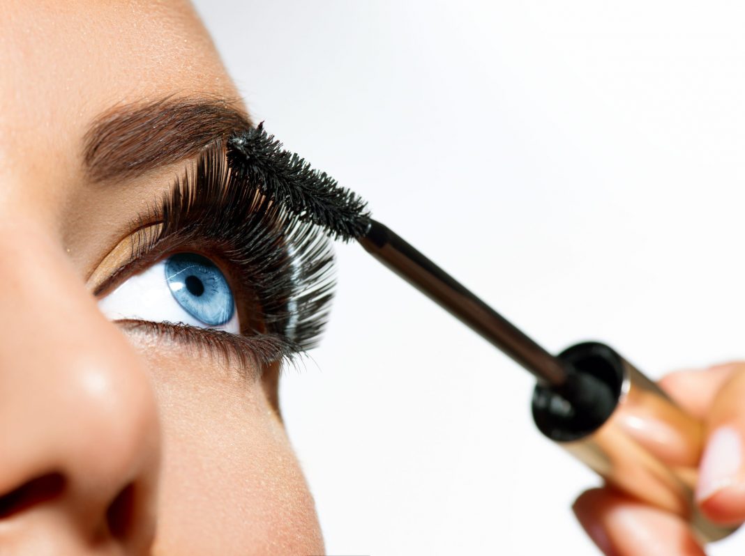 Beauty Hack Membersihkan Makeup yang Membandel