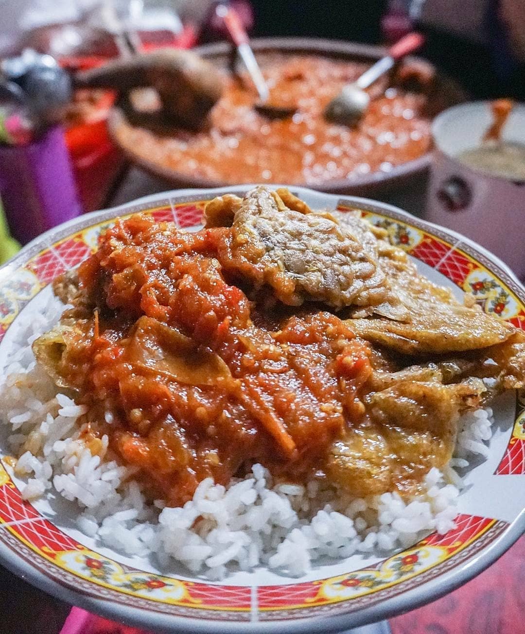 Sego Sambel Mak Yeye di Surabaya, Sudah 37 Tahun Temani Para Kelana