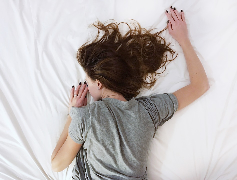 Sederet Alasan Mengapa Kamu Harus Rutin Mencuci Seprai Tempat Tidur
