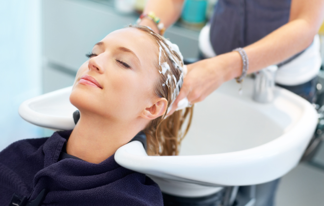  Cara  Merawat Rambut  yang Terlalu Banyak Treatment Salon 