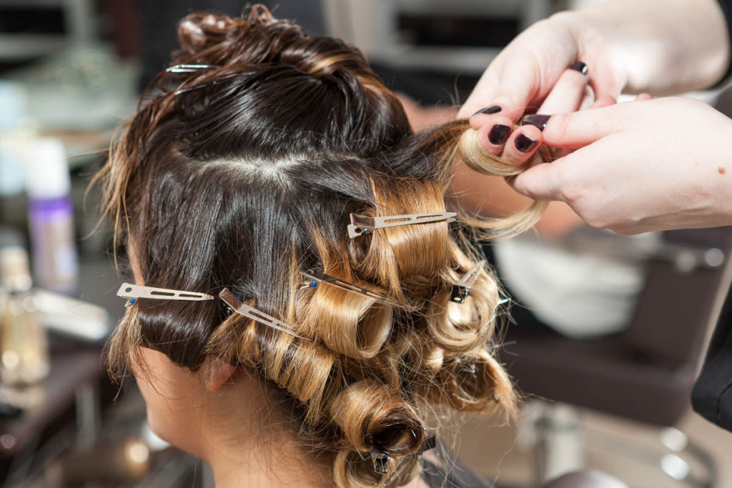 Hairstylist Butuh 13 Jam untuk Transformasi Rambut Remaja yang Mengalami Depresi Ini