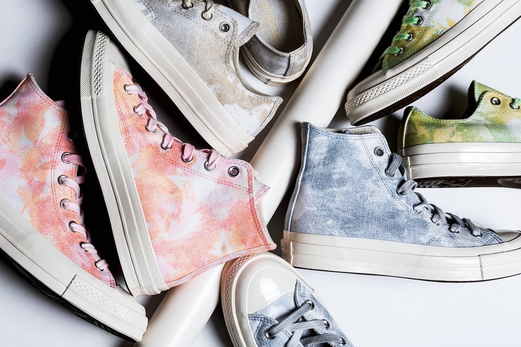 Ciptakan Kesan Ceria Dengan Sneakers Converse Bernuansa Tie-Dye