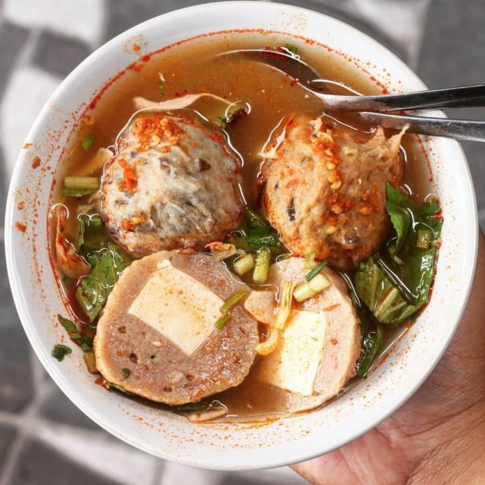 Bakso Cak Pitung Sang Jawara Di Sidoarjo Dengan Pengunjung Tak