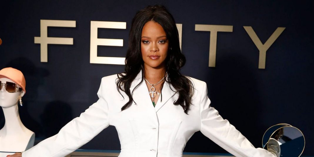 Rihanna Rilis Koleksi Fashion Terbaru Fenty Collection