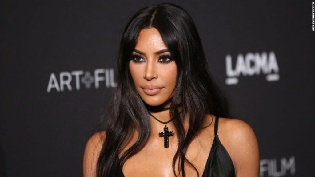 Kim Kardashian Telah Membantu 17 Orang Bebas Dari Penjara