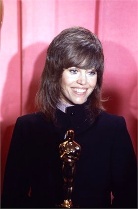 10 Gaya Rambut Ikonik ala Jane Fonda