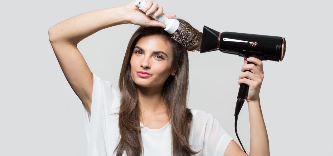 Seberapa Sering Peralatan Rambut Harus Dibersihkan? Ini Kata Para Ahli
