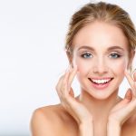 Tips Mendapatkan Kulit Wajah Bersinar Dengan Makeup Minim