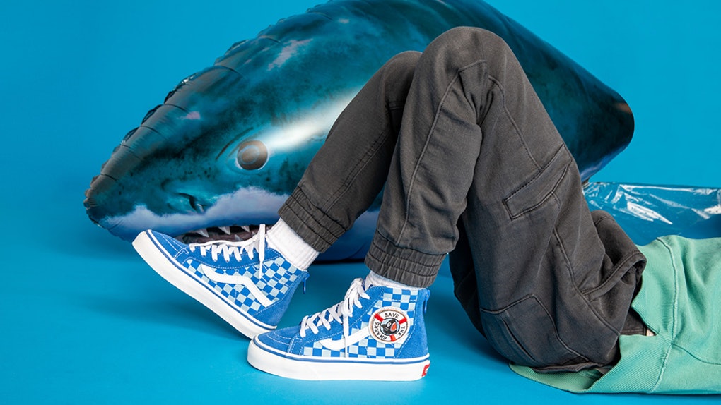 Buruan Beli! Vans Baru Saja Luncurkan Koleksi Sneakers Paling Keren “Shark Week”