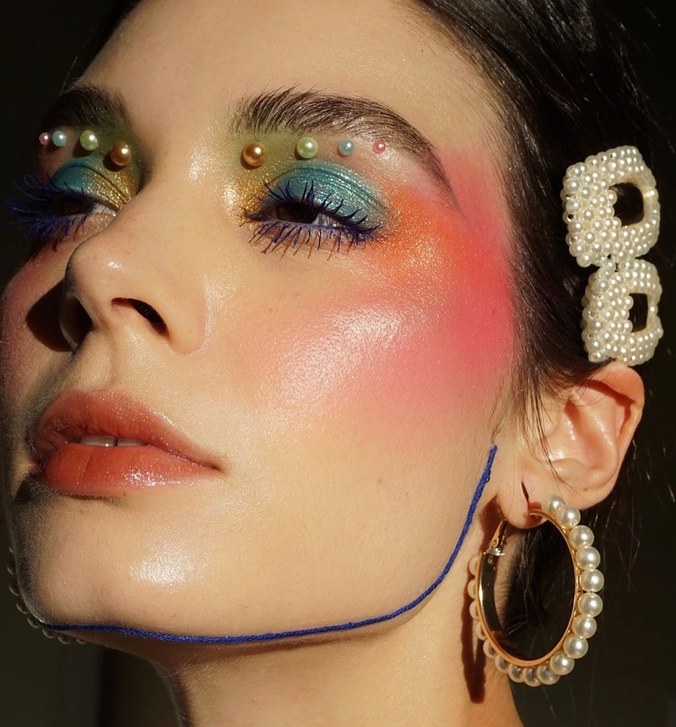 Ethereal Watercolor Makeup, Inspirasi Nyentrik untuk Semarakkan Musim Panasmu