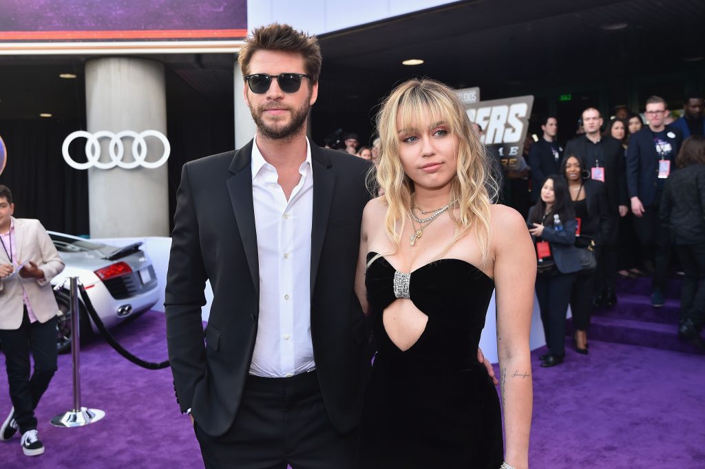 8 Bulan Menikah, Miley Cyrus dan Liam Hemsworth Dikabarkan Berpisah