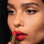 Zoë Kravitz Luncurkan Koleksi Lipstik Cantik Bersama YSL