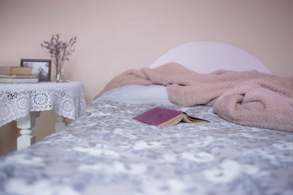 Survey: Membaca Sebelum Tidur Membuat lebih Kaya?