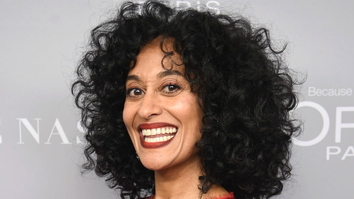 Tracee Ellis Ross Rilis Lini Produk Perawatan Rambut 