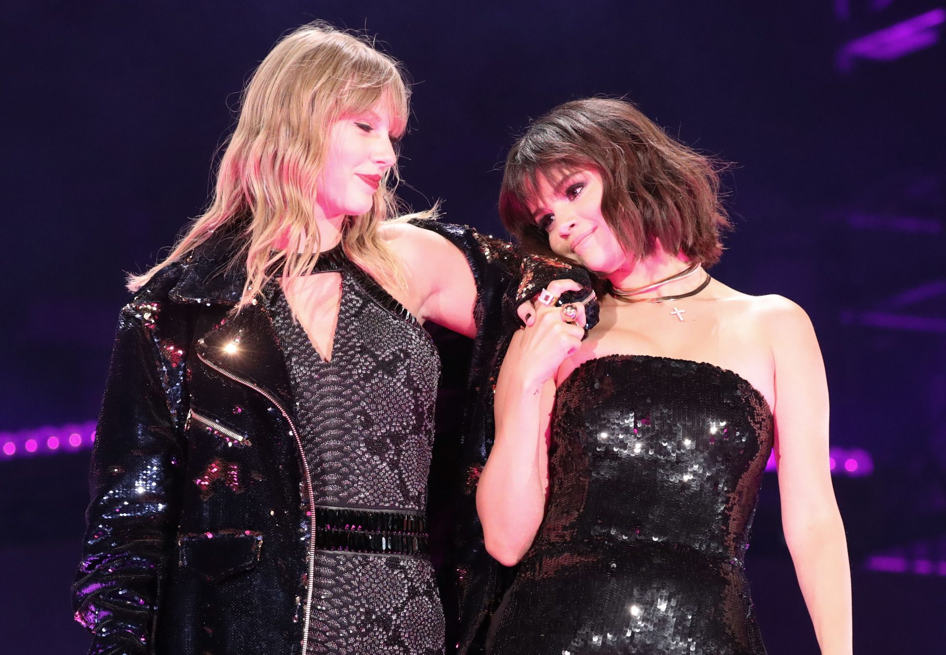 Taylor Swift Blak-blakan Tentang Membantu Selena Gomez Move On Dari ...