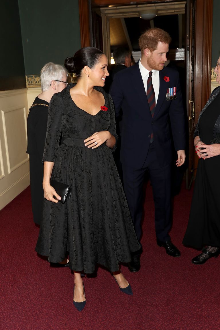 Meghan Markle dan Prince Harry Tunjukan Kemesraan di Royal Festival of Remembrance