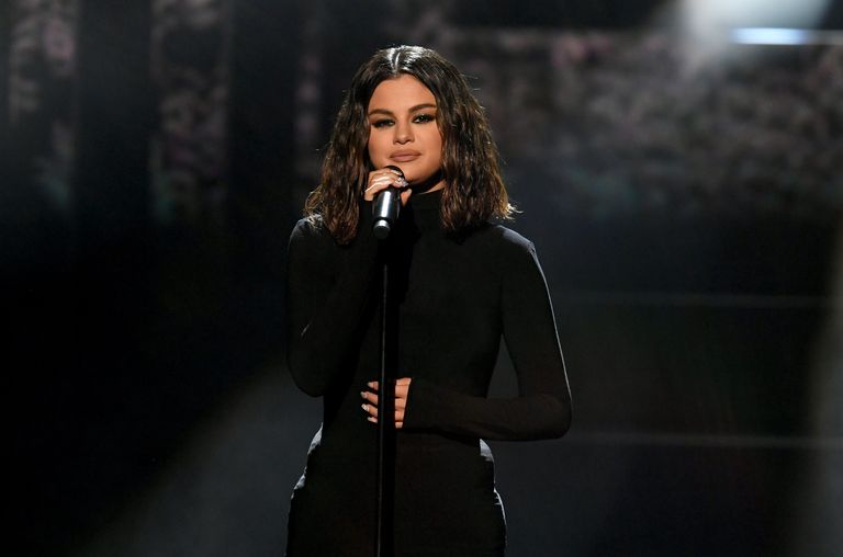 Tampil Sumbang di American Music Awards 2019, Selena Gomez Jadi Bulan-bulanan