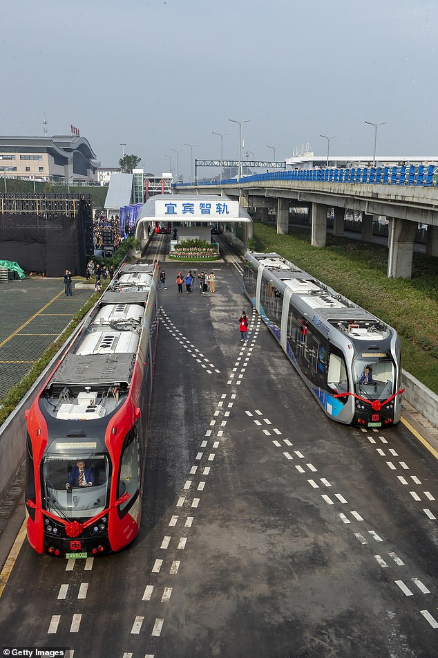 Kereta tanpa Jalur Fisik Seharga 120 Juta Dollar Diluncurkan di Sichuan, Cina