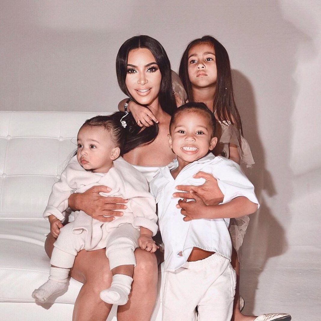 Kim Kardashian Buka-bukaan Tentang Komplikasi Selama Kehamilan: 