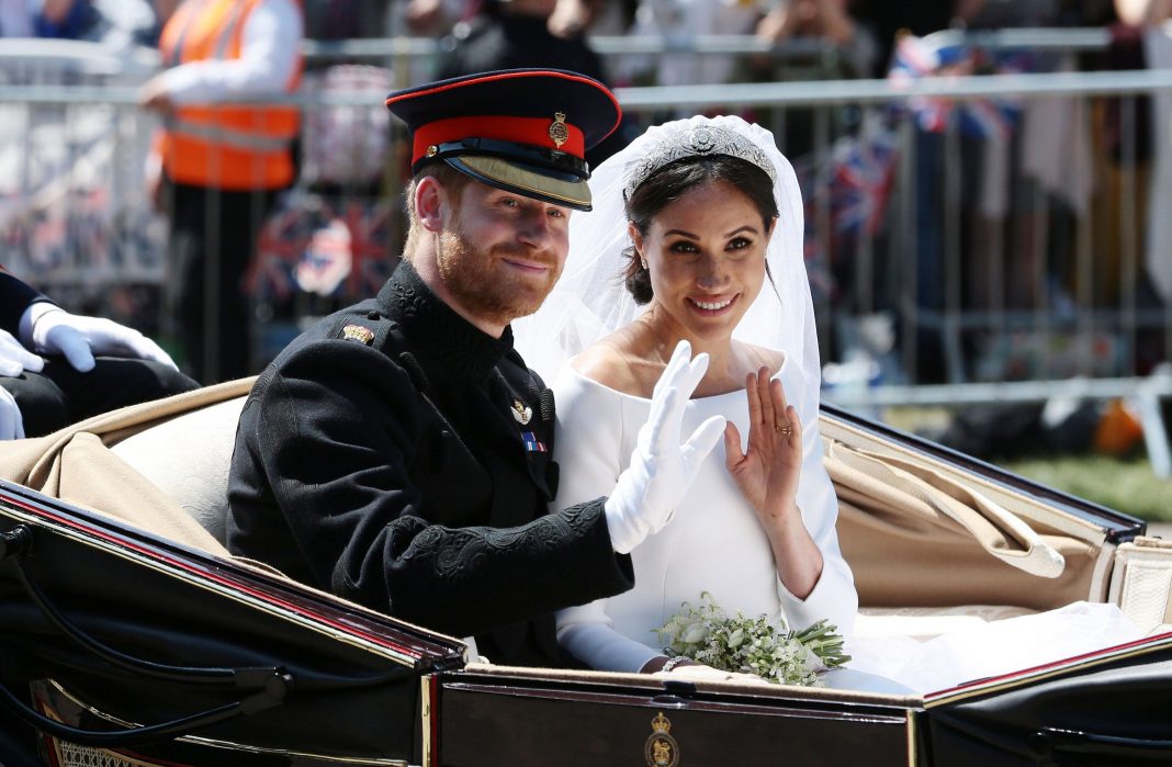Prince Harry dan Meghan Markle Rupanya Terapkan Aturan “Tanpa Ciuman” Untuk Foto Pernikahan