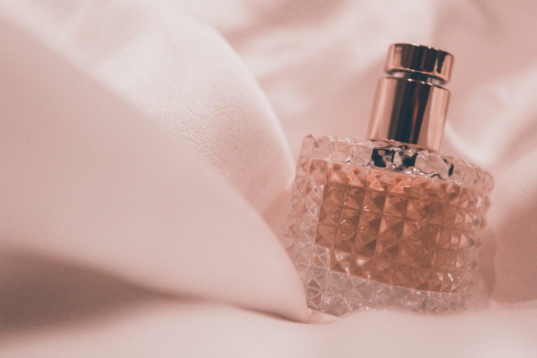 Tujuh Ide Hadiah Parfum Terbaik Untuk Sahabat Karibmu