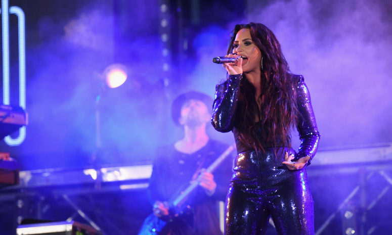 Tweet Lama Demi Lovato Jadi Perhatian Setelah Bawakan Lagu Kebangsaan di Super Bowl