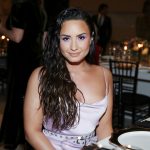 Demi Lovato Ceritakan Momen Saat Mengaku Biseksual Kepada Orangtuanya: “Emosional tapi Sangat Indah”