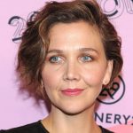 Maggie Gyllenhaal Mulai Debut Jadi Sutradara dengan Film The Lost Daughter-cover