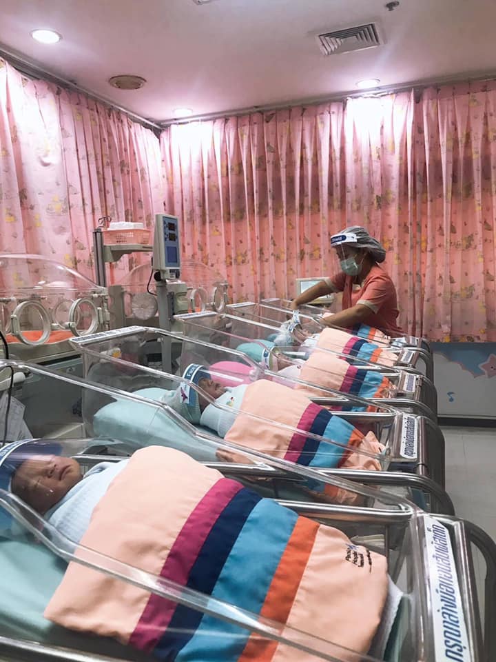 Waspada Penularan COVID-19, Rumah Sakit di Thailand Siapkan Perisai Wajah untuk Bayi yang Baru Lahir