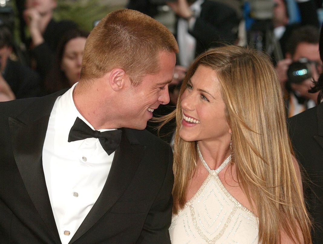 Tabloid Beritakan Rencana Pernikahan Brad Pitt dan Jennifer Aniston, dan Adopsi Anak?