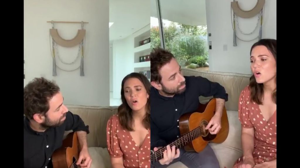 Ajak Audiens Bernostalgia, Mandy Moore Nyanyikan Kembali Tembang ‘Only Hope’ di Instagramnya