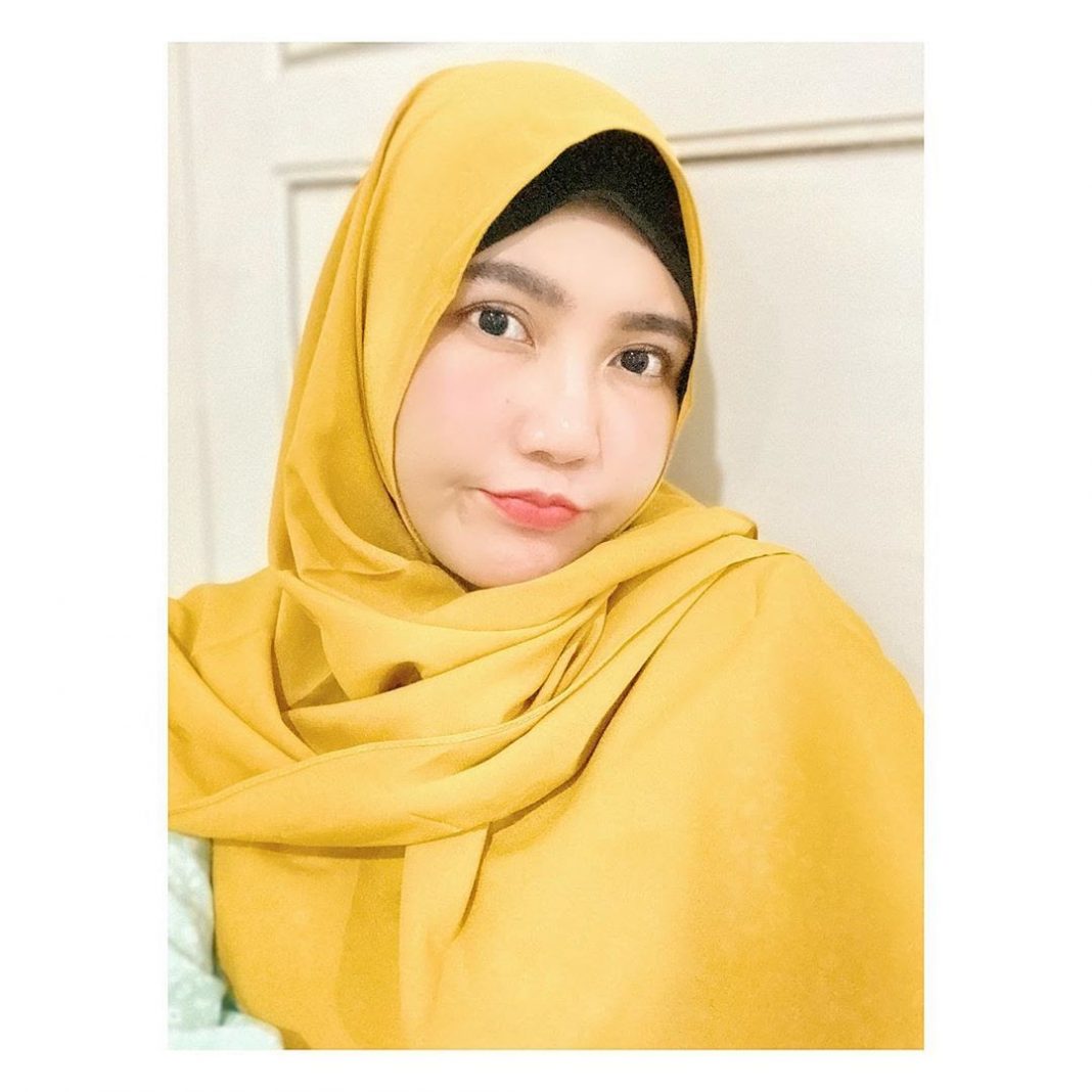 Begini 5 Potret Adem Via Vallen saat Berhijab, Berniat ...